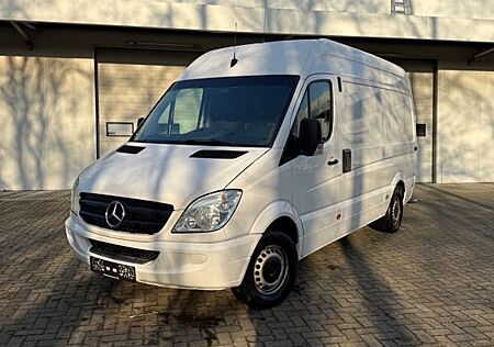 Mercedes-Benz Sprinter Krankenwagen od. Wohnmobil