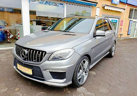 Mercedes-Benz ML 63 AMG - VOLLAUSST/DESIGNO/FOND-TV/STANDH.