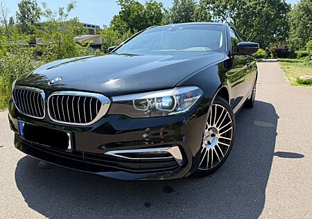 BMW 520d Touring LuxuryLine Navi Xenon Comfortsitze