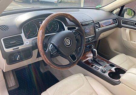 VW Touareg Volkswagen 3.0 V6 TDI Tiptronic BlueMotion Tech...