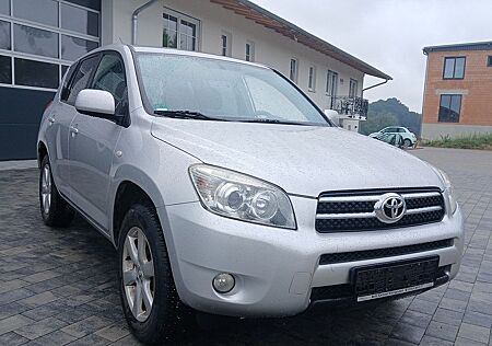 Toyota RAV 4 2.0-l-VVT-i 4x4 Sol Automatik