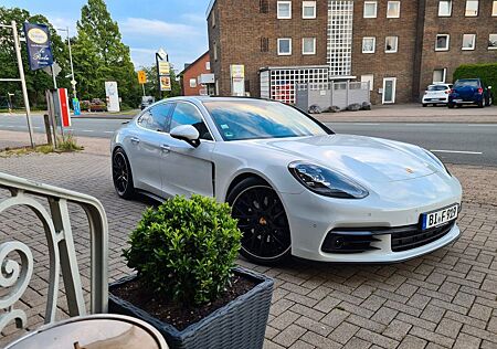 Porsche Panamera 4S S