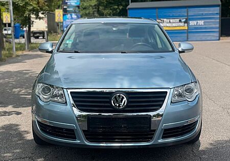 VW Passat Volkswagen Lim. 1,6 Ltr. 85 kW 16V FSI . Wenig KM