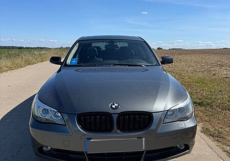 BMW 525i A touring -