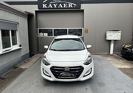 Hyundai i30 cw AUTOMATIK-KAMERA-PDC