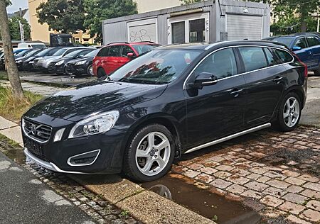 Volvo V60 Kombi Summum AWD