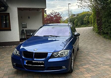BMW 320i touring -