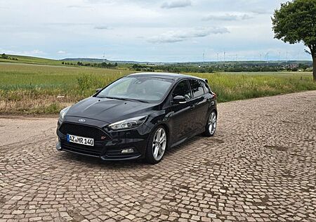 Ford Focus 2,0 EcoBoost ST Leder-Sport-Paket ST