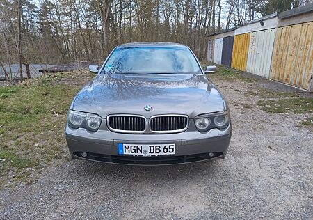 BMW 735i A -