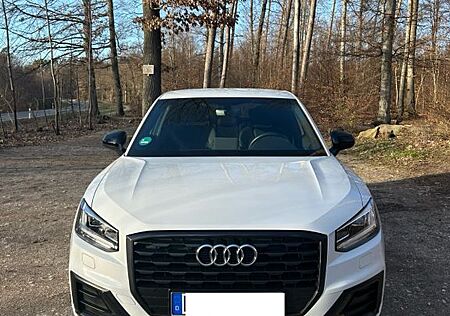 Audi Q2 35 TFSI S tronic - wenig Kilometer!