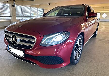 Mercedes-Benz E 220 d 4MATIC T 9-G Tronic AHK LED NAVI TOP!