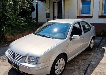 VW Bora Volkswagen 1.6 Basis Basis