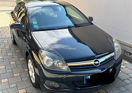 Opel Astra GTC 1.9 CDTI 74kW GTC