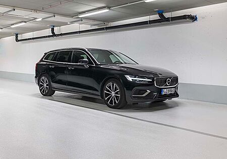 Volvo V60 T6 AWD Plug-in Hybrid Core mit Garantie