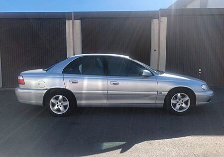 Opel Omega 2.2 16V Edition