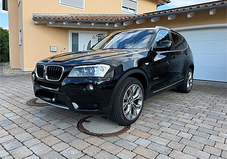 BMW X3 xDrive20d - AHK / Xenon / orig. M-Felgen