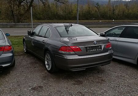 BMW 750Li A -