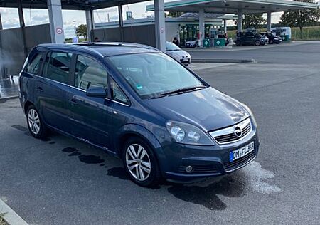 Opel Zafira 1.8 Sport