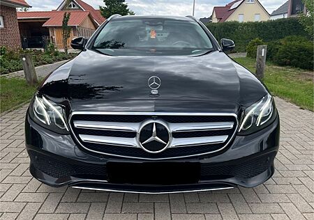 Mercedes-Benz E 220 gebraucht kaufen Mercedes-Benz E 220 E 220d T AVANTGARDE Autom.*HUD*Pano*ACC*WIDESCRE