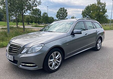 Mercedes-Benz E 200 T AVANTGARDE MB-Scheckheft AHK Distronic