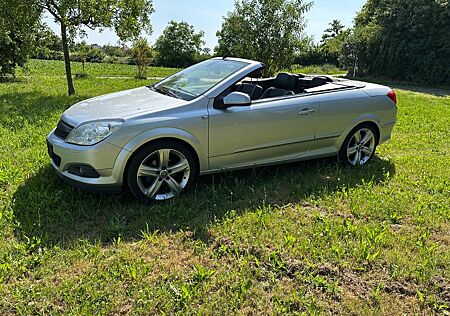 Opel Astra 1.8 Cabrio /Festdach/ Ledersitze/18 Zoll