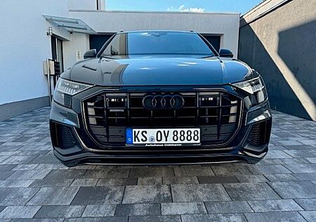 Audi Q8 50 TDI quattro 3xS-Line/Head up/B&O/Pano