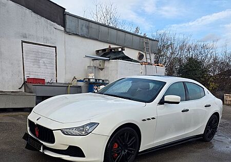 Maserati Ghibli 3.0 V6 Automatik -SpoilerPacket Top Zusta