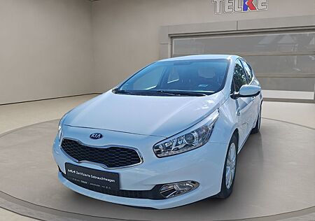 Kia Cee'd Ceed FIFA World Cup Edition / WR