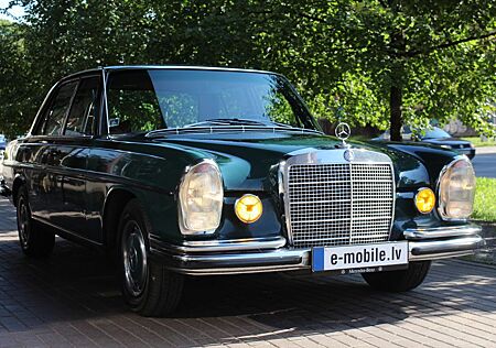 Mercedes-Benz 280 SE Aut. - Restored, Original, Sammler Zust!