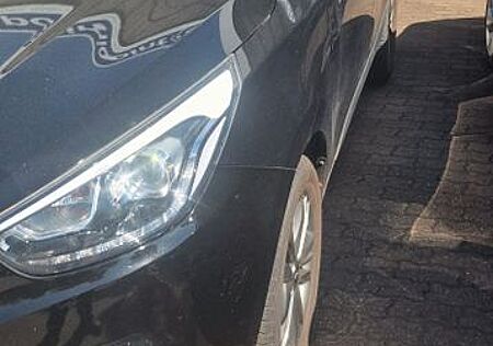Hyundai ix35 1.6 GDI FIFA World Cup EDITION Gold 2WD...