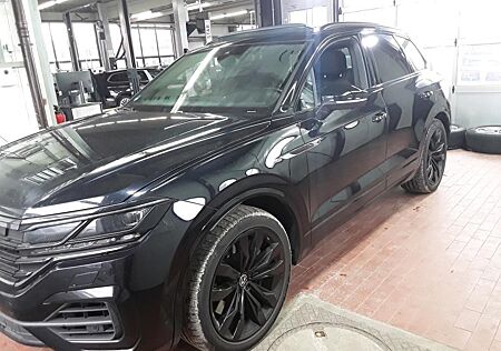 VW Touareg Volkswagen R 4M ALL-BLACK/ACC/PANO/MASSAGE/360°/21Z