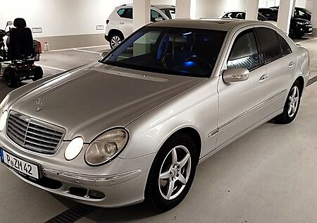 Mercedes-Benz E 240 4MATIC ELEGANCE Elegance