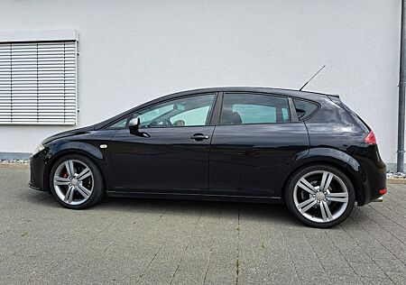 Seat Leon 2.0TDI 230PS FR TÜV neu
