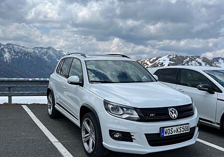 VW Tiguan Volkswagen 2.0l TDI 177PS 4Motion R-Line DSG Pano