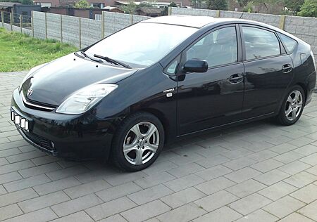 Toyota Prius 1.5-l_VVT-i Executive Executive mit LPG