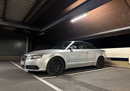 Audi S4 4.2 quattro Cabriolet -