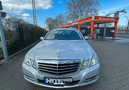 Mercedes-Benz E 220 CDI T BlueEFFICIENCY ELEGANCE ELEGANCE