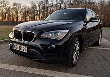 BMW X1 xDrive25d SportLine VOLL Leder Navi Xenon Pan