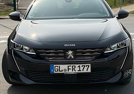 Peugeot 508 PureTech 130 EAT8 mit AHK