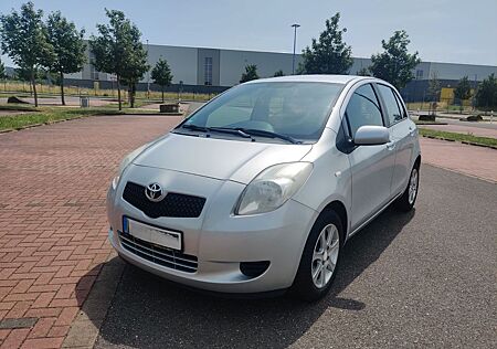 Toyota Yaris 1,3-l