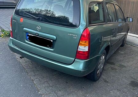 Opel Astra 1.6 -