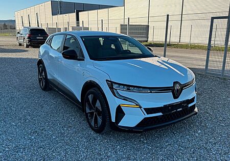 Renault Megane E-Tech Electric Equilibre / 1.Hand