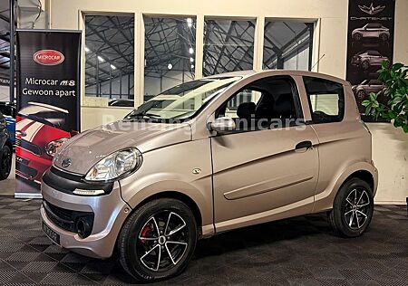 Microcar M.Go DCI AIRBAG XXL KOFFER Mopedauto 45 KM
