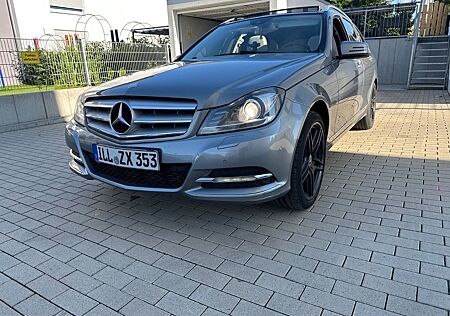 Mercedes-Benz 220