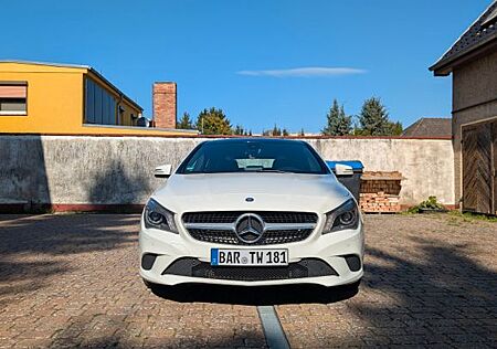 Mercedes-Benz CLA 180 Shooting Brake -