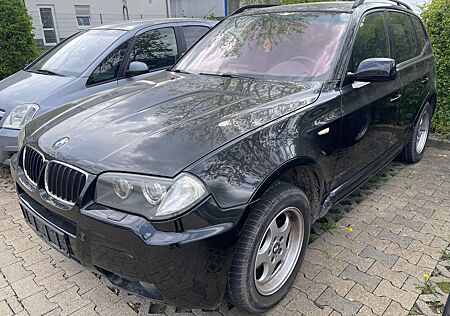 BMW X3 2.0d M-Paket Leder Panorama AHK Aut.