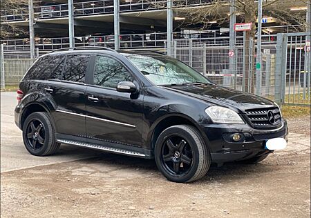 Mercedes-Benz ML 280 CDI 4MATIC * AMG Black Edition *