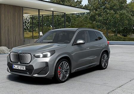 BMW iX1 xDrive30 M Sport HUD AHK Harman Kardon