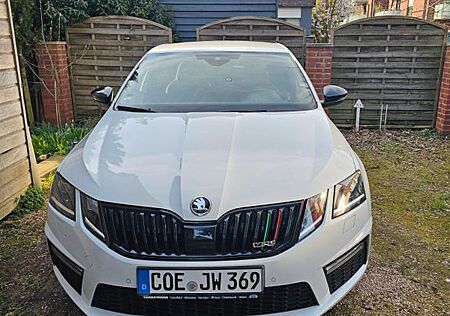 Skoda Octavia 2.0 TSI DSG 245 RS