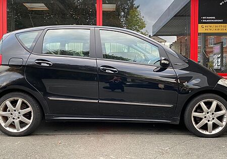 Mercedes-Benz A 200 /R17/Pano/H&K/Klima